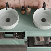 Composizione bagno sospesa Niwa09 di Falegnameria Adriatica con 2 basi portalavabo, 2 lavabi, 2 specchi e 2 mensole - Verde Timo by CeramicStore | Lo specialista del tuo bagno