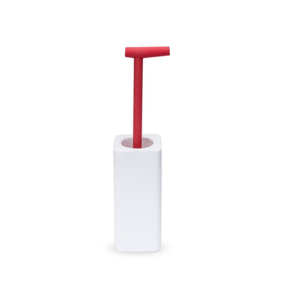 Portascopino in ceramica bianca con scopino a manico di bastone in silicone rosso Lineabeta Baston by CeramicStore | Lo specialista del tuo bagno