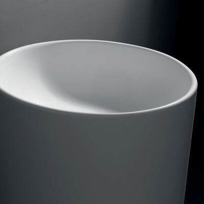 Lavandino da terra 'TheTube Basin' in solid surface à˜ 42,5x91h cm by Cipi by CeramicStore | Lo specialista del tuo bagno