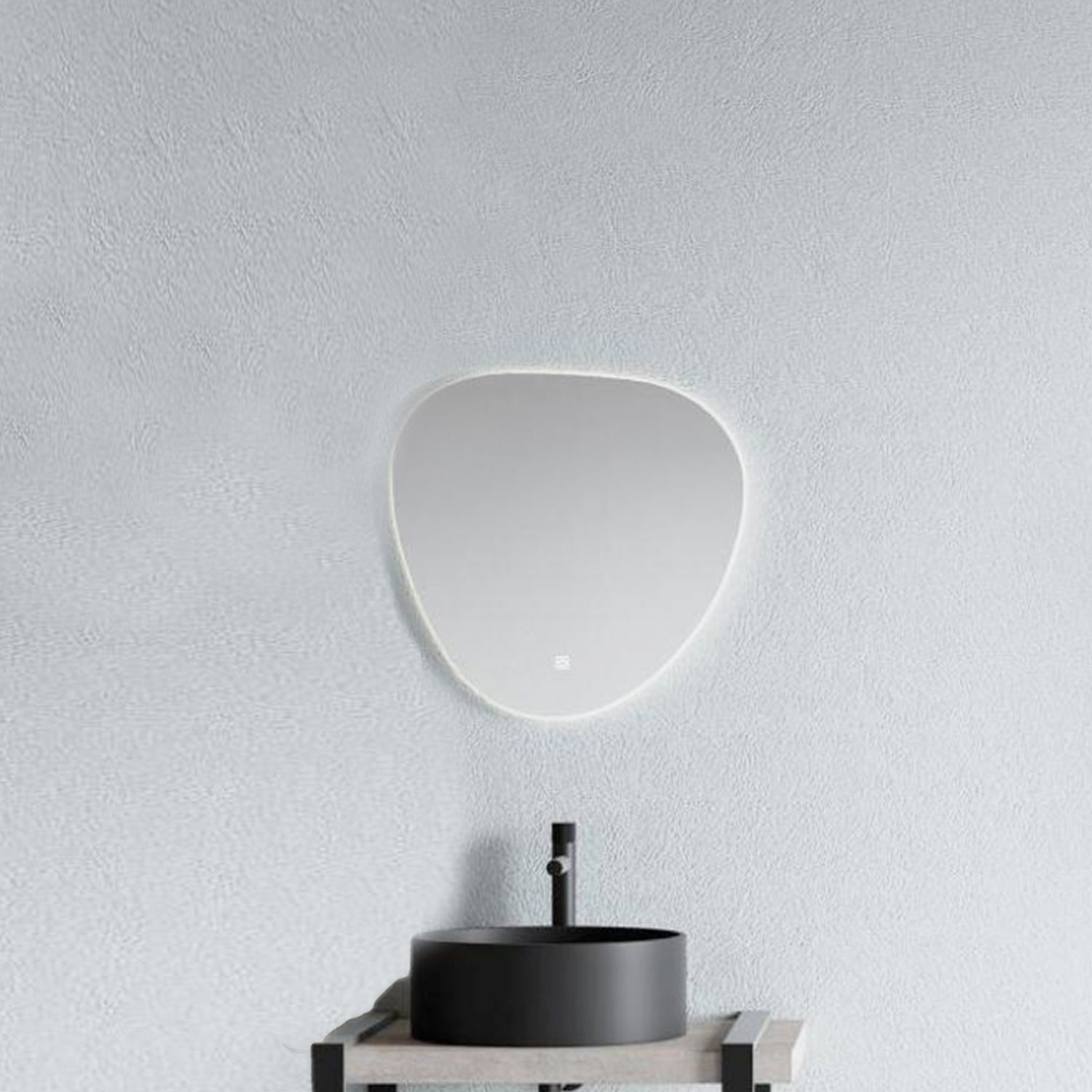 Specchio touch triangolo arrotondato retroilluminato LED Cubi&Co 58x58 cm by CeramicStore | Lo specialista del tuo bagno