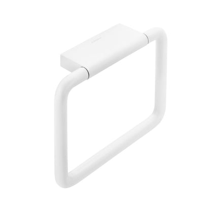 Porta asciugamani sospeso ad anello in ottone della collezione 'Black & White' by Cosmic - Bianco satinato 5x20x15 cm by CeramicStore | Lo specialista del tuo bagno