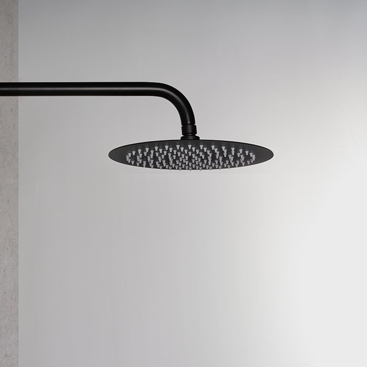 Braccio doccia in acciaio inox da 33 cm colore nero - Ares by CeramicStore | Lo specialista del tuo bagno