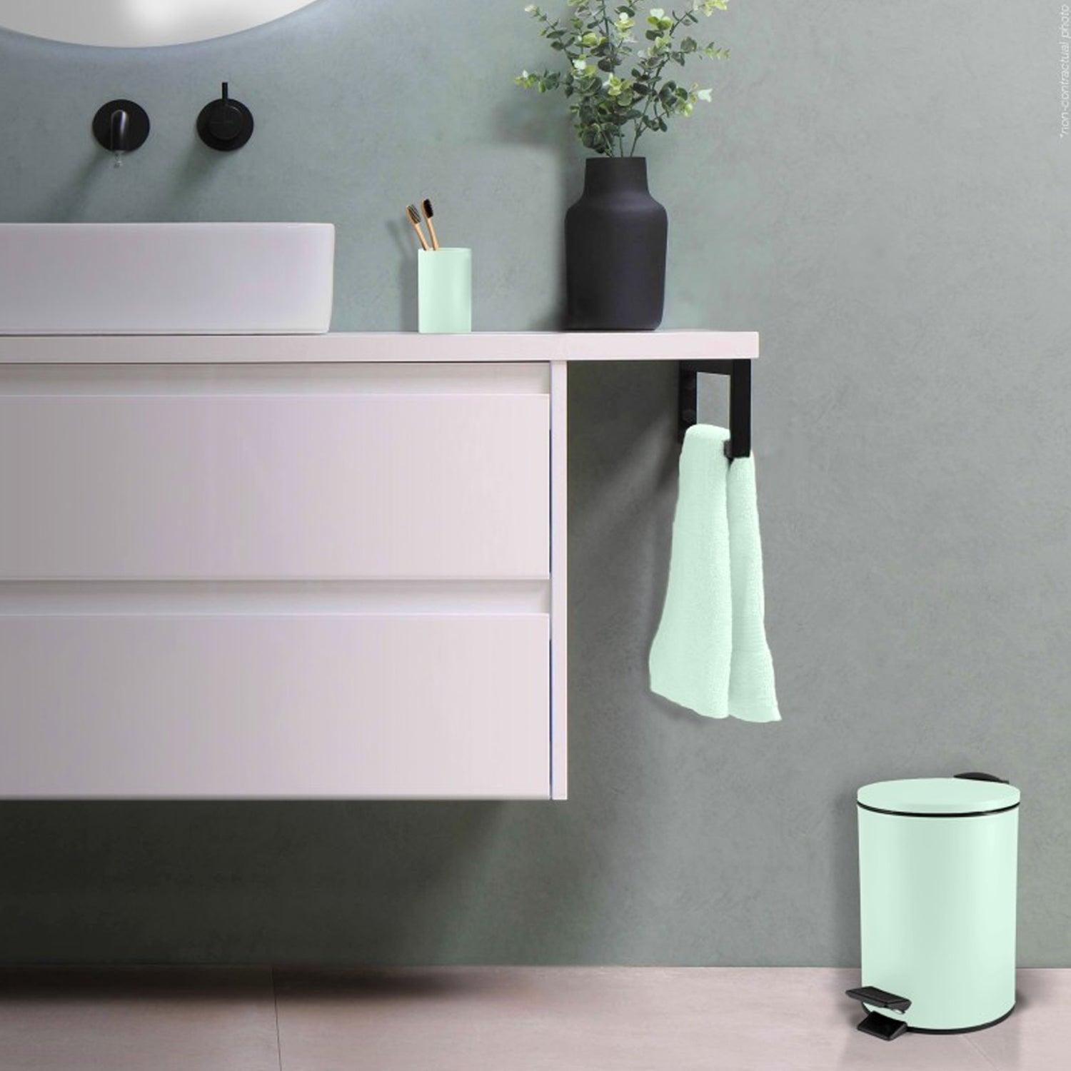 Pattumiera a pedale 5L in Acciaio modello Adelar - Verde Ghiaccio Opaco by CeramicStore | Lo specialista del tuo bagno