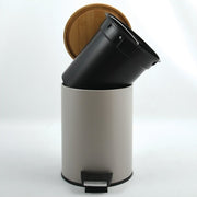 Pattumiera a pedale 5L in Acciaio e Bambà¹ modello Adonis - Tortora Opaco by CeramicStore | Lo specialista del tuo bagno