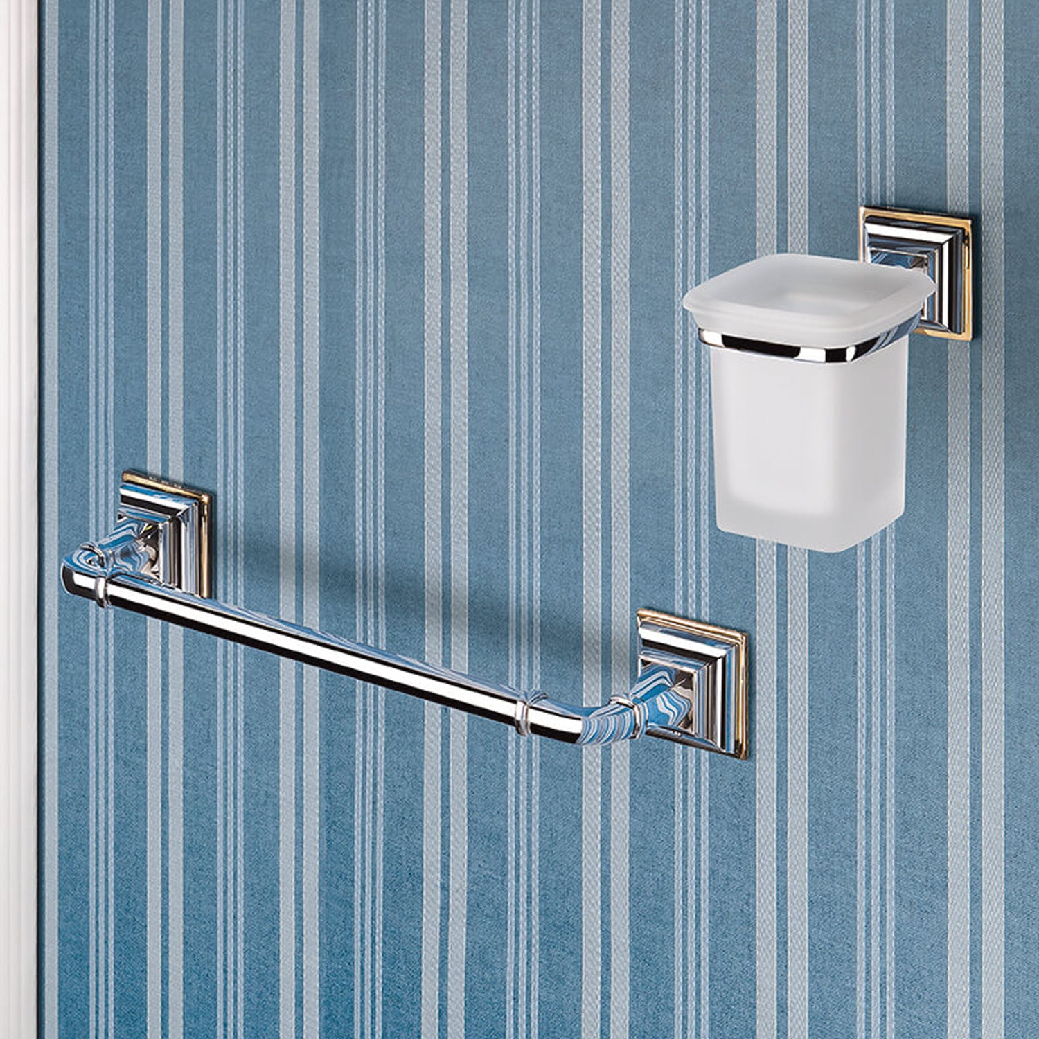 Porta bicchiere in ottone cromato e vetro acidato collezione Portofino di Colombo Design