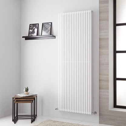 Termoarredo singolo Lazzarini 1506x680 mm interasse 680/1470 mm modello Grosseto V finitura Bianco by CeramicStore | Lo specialista del tuo bagno