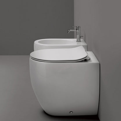 Sanitari filomuro senza brida 52x36 cm collezione Flo Kerasan con sedile soft close