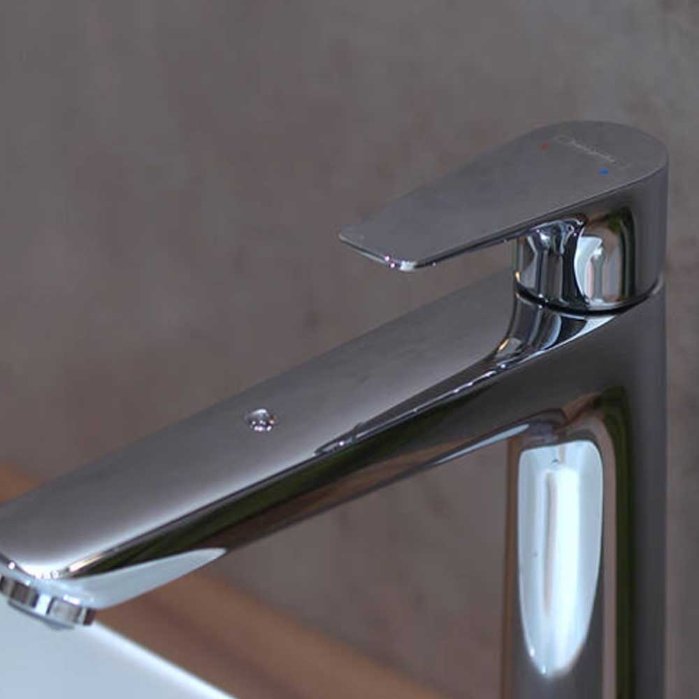 Miscelatore monocomando lavabo Alto 240 senza piletta di scarico cromo lucido Talis E di Hansgrohe by CeramicStore | Lo specialista del tuo bagno