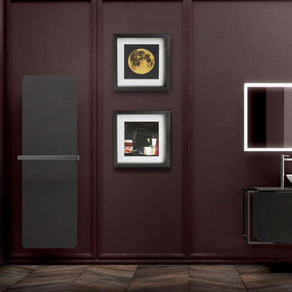 Termoarredo elettrico a muro in acciaio al carbonio collezione Caligo di Lineabeta colore antracite cm 47x179 by CeramicStore | Lo specialista del tuo bagno