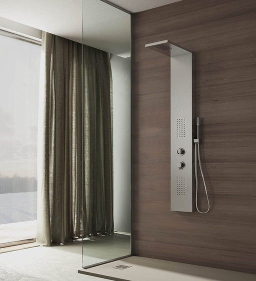 Pannello Doccia idromassaggio dal design squadrato realizzato in acciaio inox spazzolato con cascata by CeramicStore | Lo specialista del tuo bagno