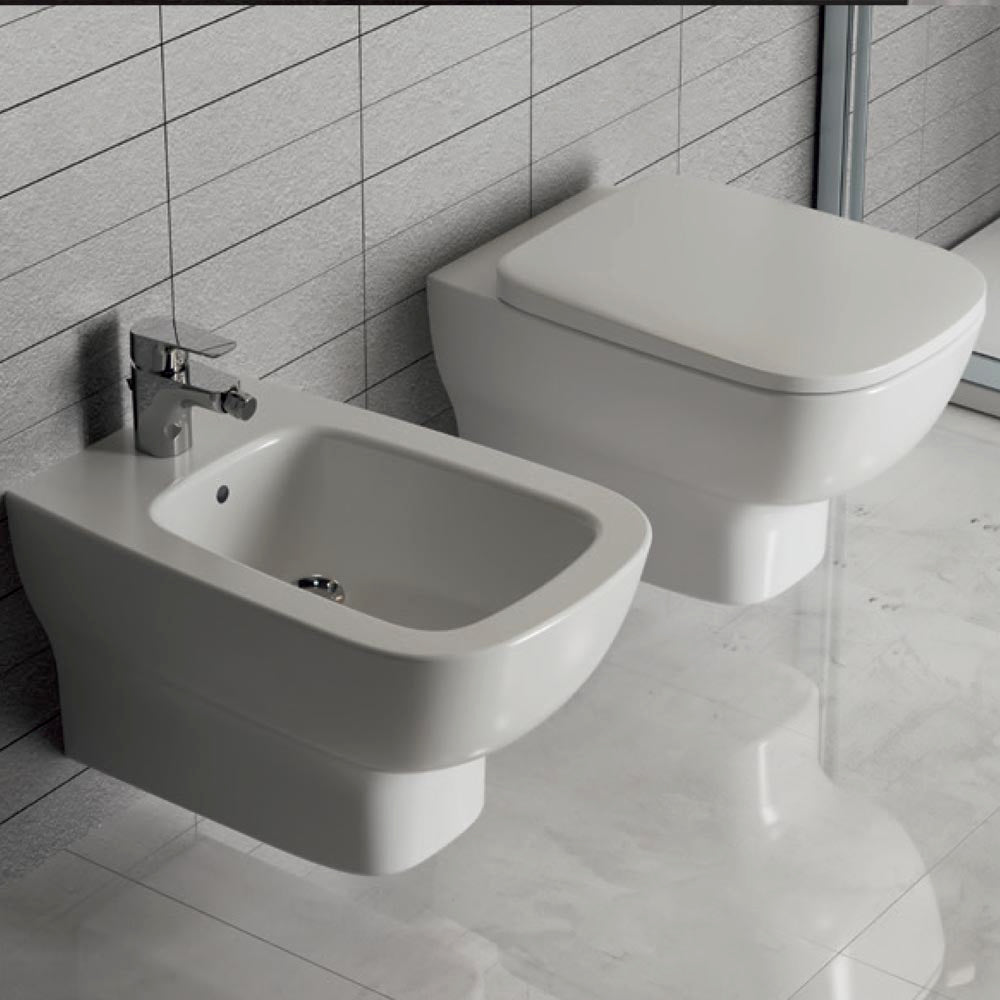 Sanitari sospesi Ideal Standard Esedra Wc + bidet + sedile slim chiusura tradizionale