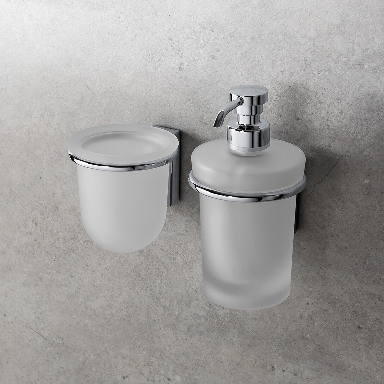 Porta bicchiere in ottone collezione Luna di Colombo Design