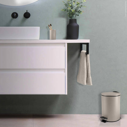 Pattumiera a pedale modello Adelar capienza 3 Litri colore tortora opaco by CeramicStore | Lo specialista del tuo bagno