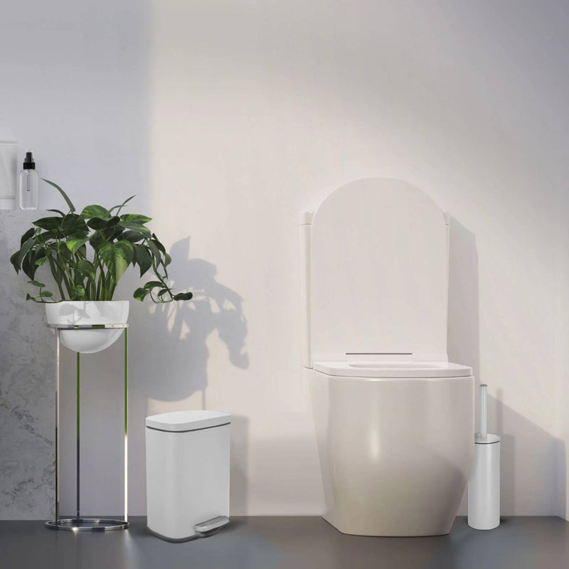 Pattumiera a pedale modello Akira in acciaio capienza 5 litri colore bianco opaco by CeramicStore | Lo specialista del tuo bagno