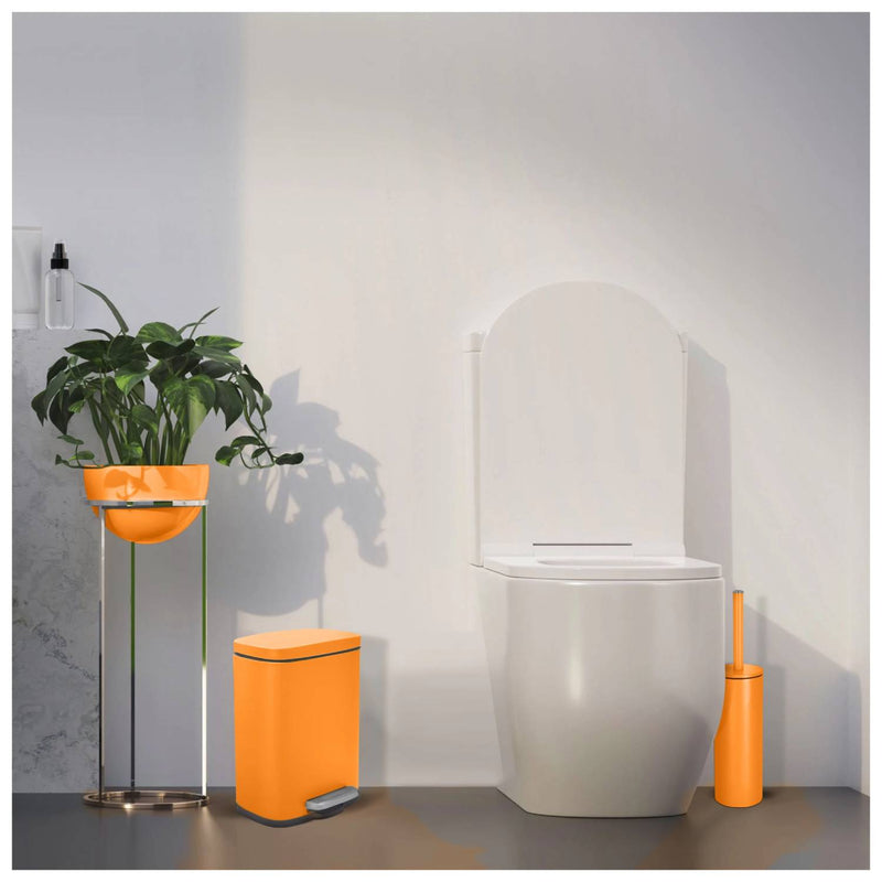 Pattumiera a pedale modello Akira capienza 5 litri colore Arancio opaco by CeramicStore | Lo specialista del tuo bagno