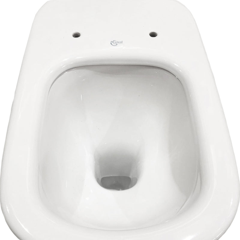Sanitari filo muro Ideal Standard Tesi Bianco Opaco con scarico traslato e AquaBlade con sedile termoindurente chiusura rallentata