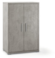 Mobile multiuso a 2 ante e 2 ripiani con maniglia satinata finitura frontale e laterale cemento by Sarmog by CeramicStore | Lo specialista del tuo bagno