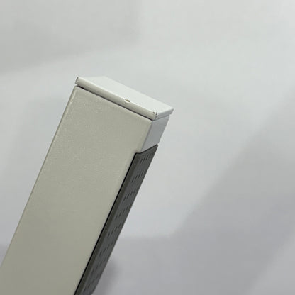 Doccino squadrato con ugelli anticalcare in ottone bianco opaco - VERSIONE OUTLET by CeramicStore | Lo specialista del tuo bagno