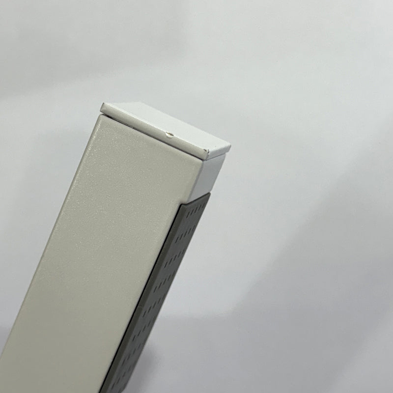 Doccino squadrato con ugelli anticalcare in ottone bianco opaco - VERSIONE OUTLET by CeramicStore | Lo specialista del tuo bagno