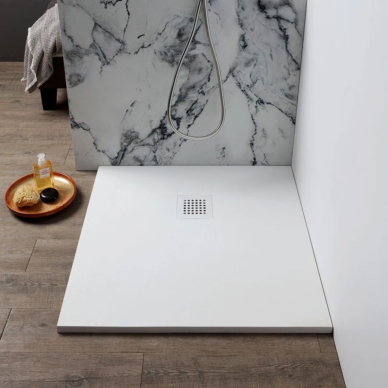 Piatto doccia in resina 70x70 cm effetto Pietra serie Mirage - Bianco by CeramicStore | Lo specialista del tuo bagno