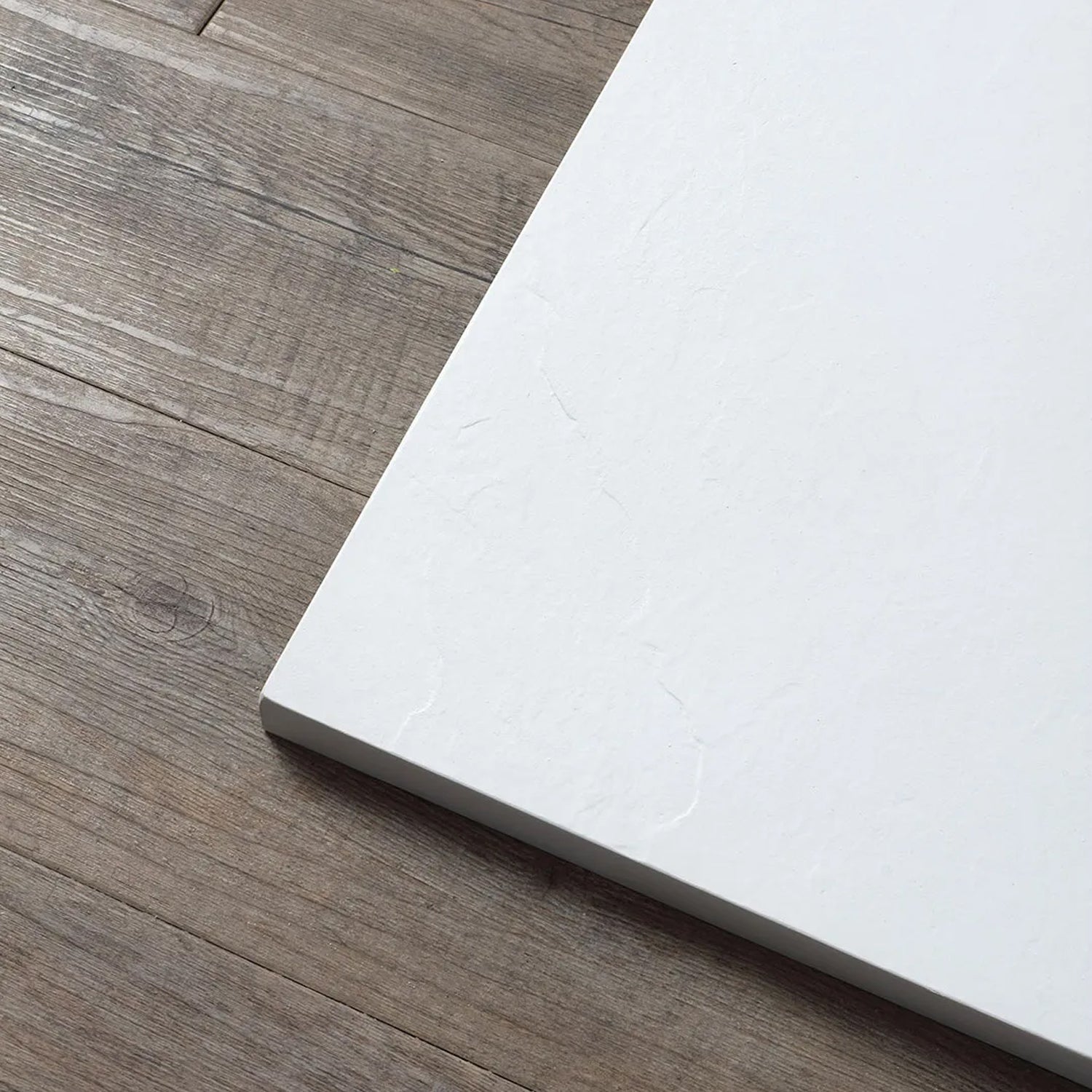 Piatto doccia in resina 70x70 cm effetto Pietra serie Mirage - Bianco by CeramicStore | Lo specialista del tuo bagno