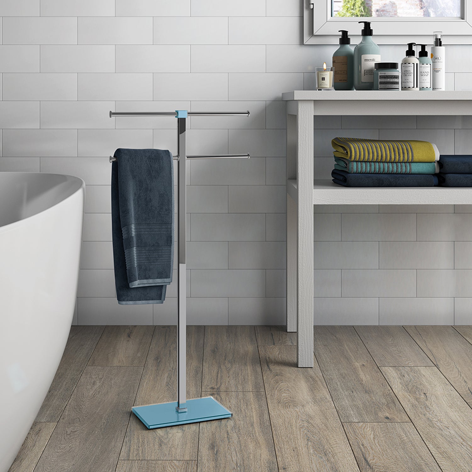Piantana porta asciugamani in Acciaio Inox Gedy di Rainbow - Celeste