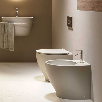 Coppia di sanitari filoparete con copriwater slim modello Gran Mascalzone cm 52 - senza brida