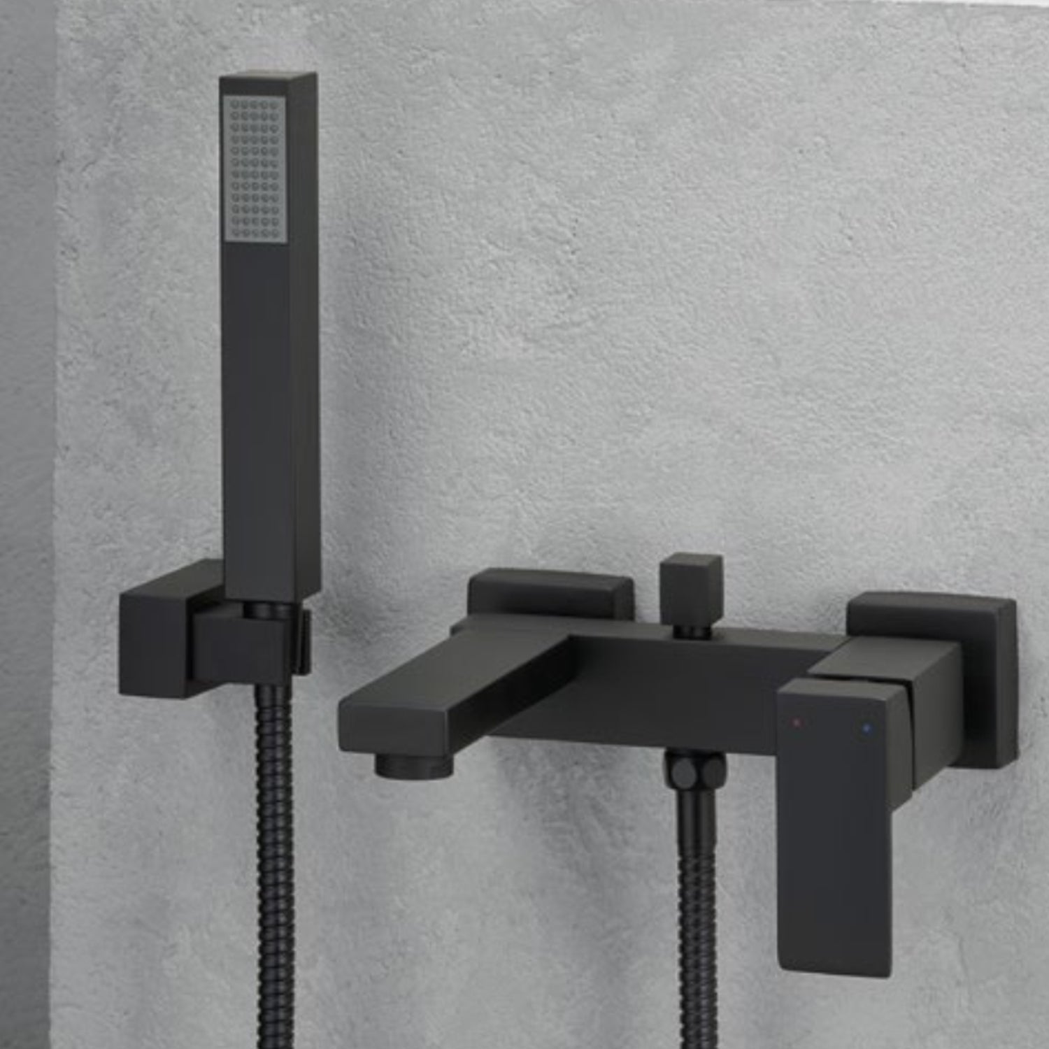 Miscelatore vasca da esterno con deviatore in ottone verniciato nero opaco Perla Nera by CeramicStore | Lo specialista del tuo bagno