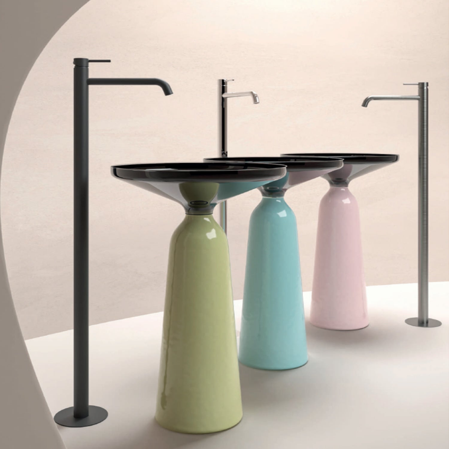 Miscelatore monocomando lavabo freestanding RubiFlux serie Regal - Cromo by CeramicStore | Lo specialista del tuo bagno