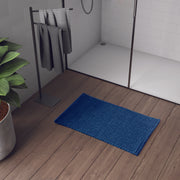 Tappeto 50x80 in cotone e poliestere con fondo antiscivolo Knot di Gedy - Blu by CeramicStore | Lo specialista del tuo bagno