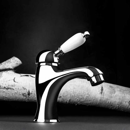 Miscelatore lavabo con scarico automatico in ottone cromato e inserti bianchi Artis collezione Antica by CeramicStore | Lo specialista del tuo bagno