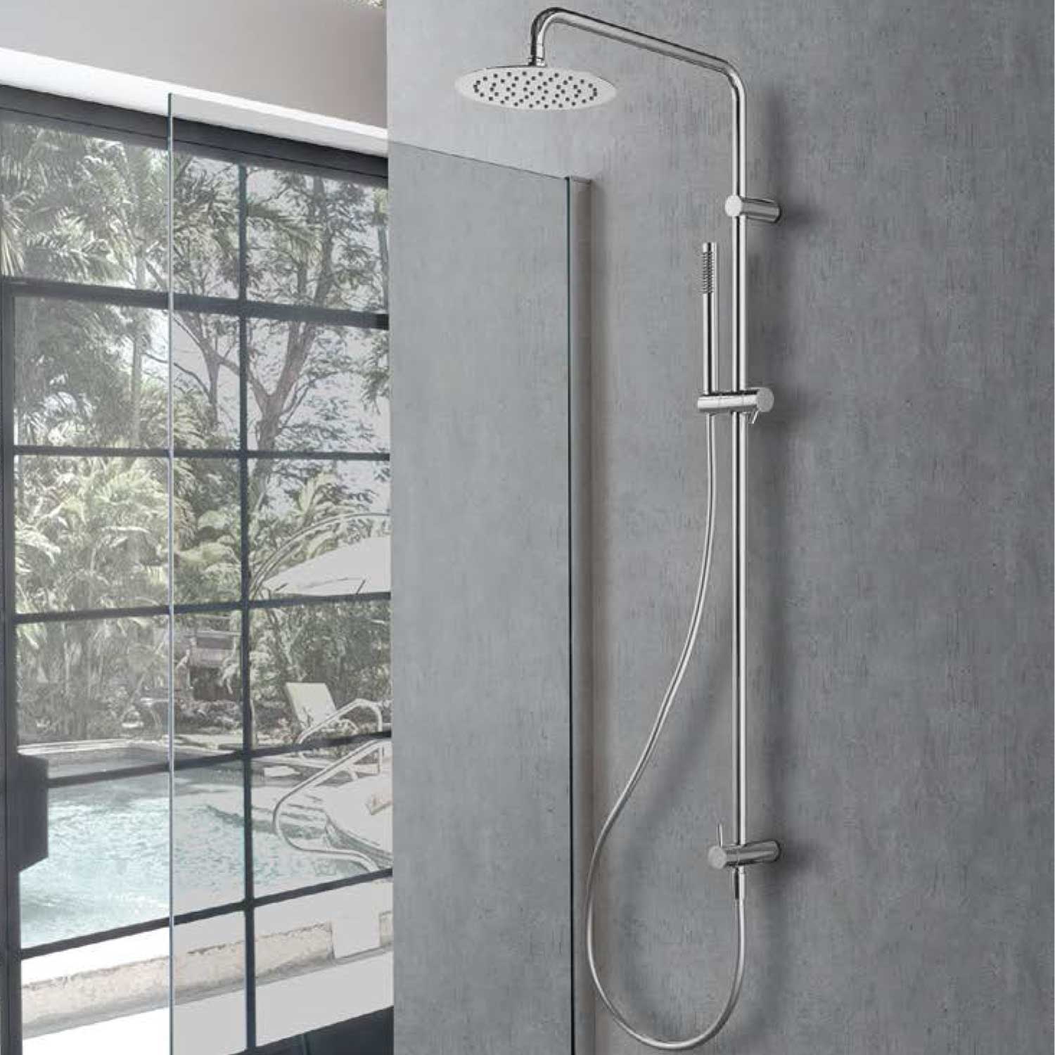 Colonna doccia in ottone Pechino di Weiss Stern con soffione tondo, presa acqua e deviatore - Cromo by CeramicStore | Lo specialista del tuo bagno