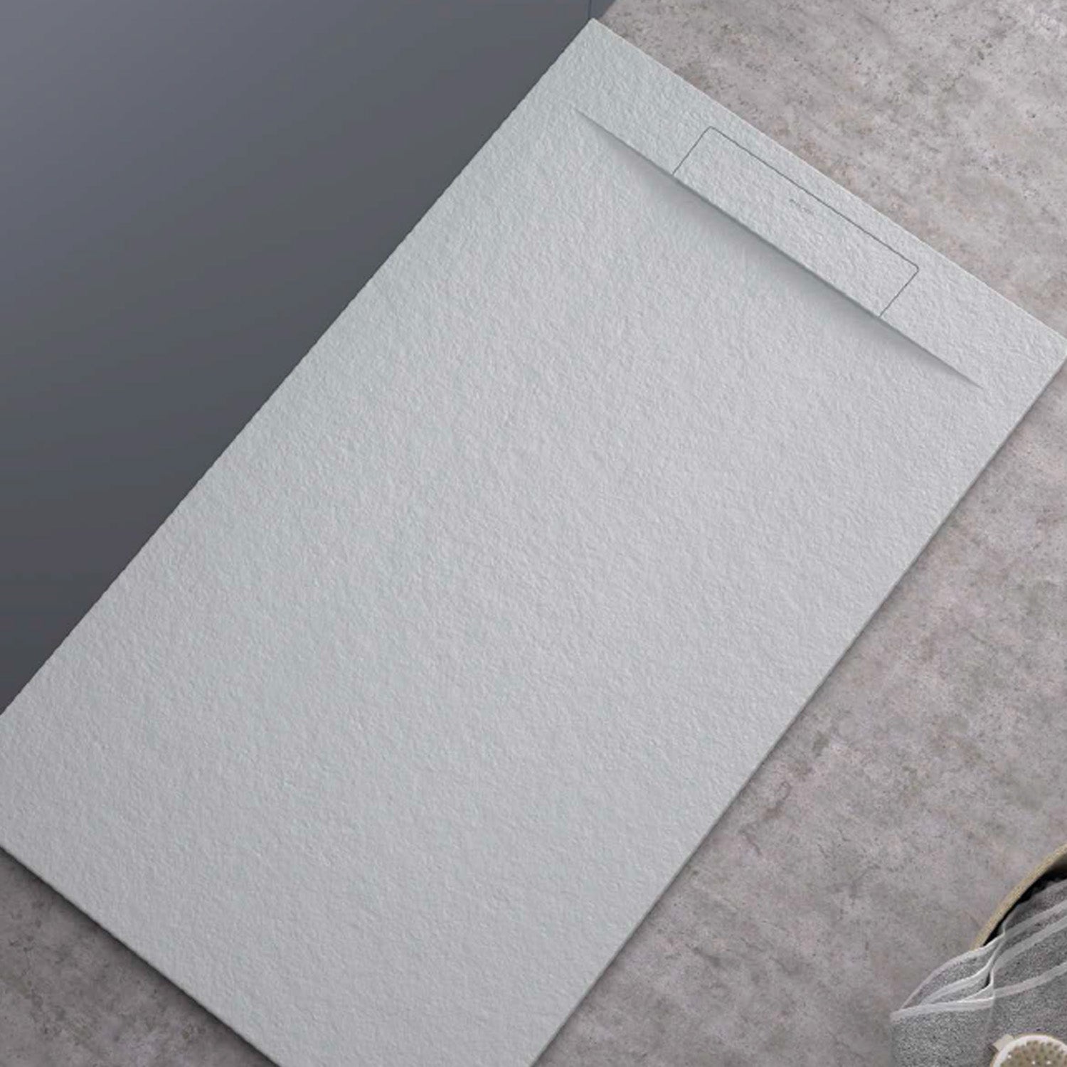 Piatto doccia in resina modello Titano 70x100 cm bianco effetto pietra by CeramicStore | Lo specialista del tuo bagno