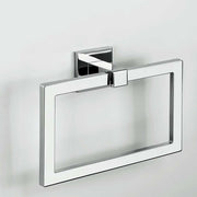 Porta salviette ad Anello di forma squadrata in ottone cromato Colombo Design collezione BasicQ Con fissaggio a tassello by CeramicStore | Lo specialista del tuo bagno