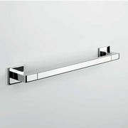 Porta salviette da bagno cm 56 di forma squadrata in ottone cromato Colombo Design collezione BasicQ Con fissaggio a tassello by CeramicStore | Lo specialista del tuo bagno