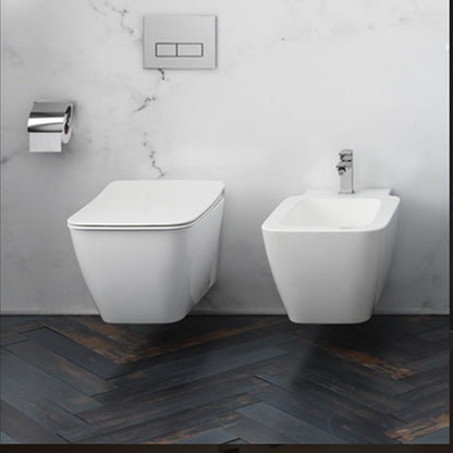 WC sospeso Ideal Standard modello Strada II 54.5x37 cm con sedile tradizionale