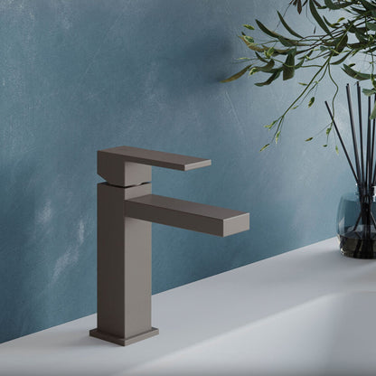 Miscelatore lavabo monocomando RubiFlux Square Mud con piletta di scarico click-clack - Grigio Fango by CeramicStore | Lo specialista del tuo bagno