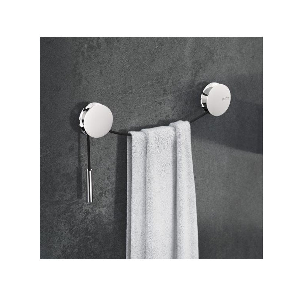 Porta asciugamani a muro in alluminio cromato della collezione 'Diabolo' by Cosmic - Corda nera by CeramicStore | Lo specialista del tuo bagno