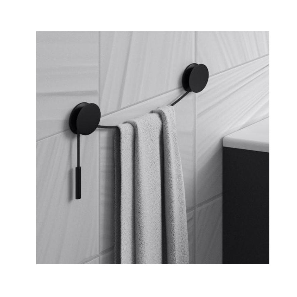Porta asciugamani a muro in alluminio satinato nero della collezione 'Diabolo' by Cosmic - Corda nera by CeramicStore | Lo specialista del tuo bagno