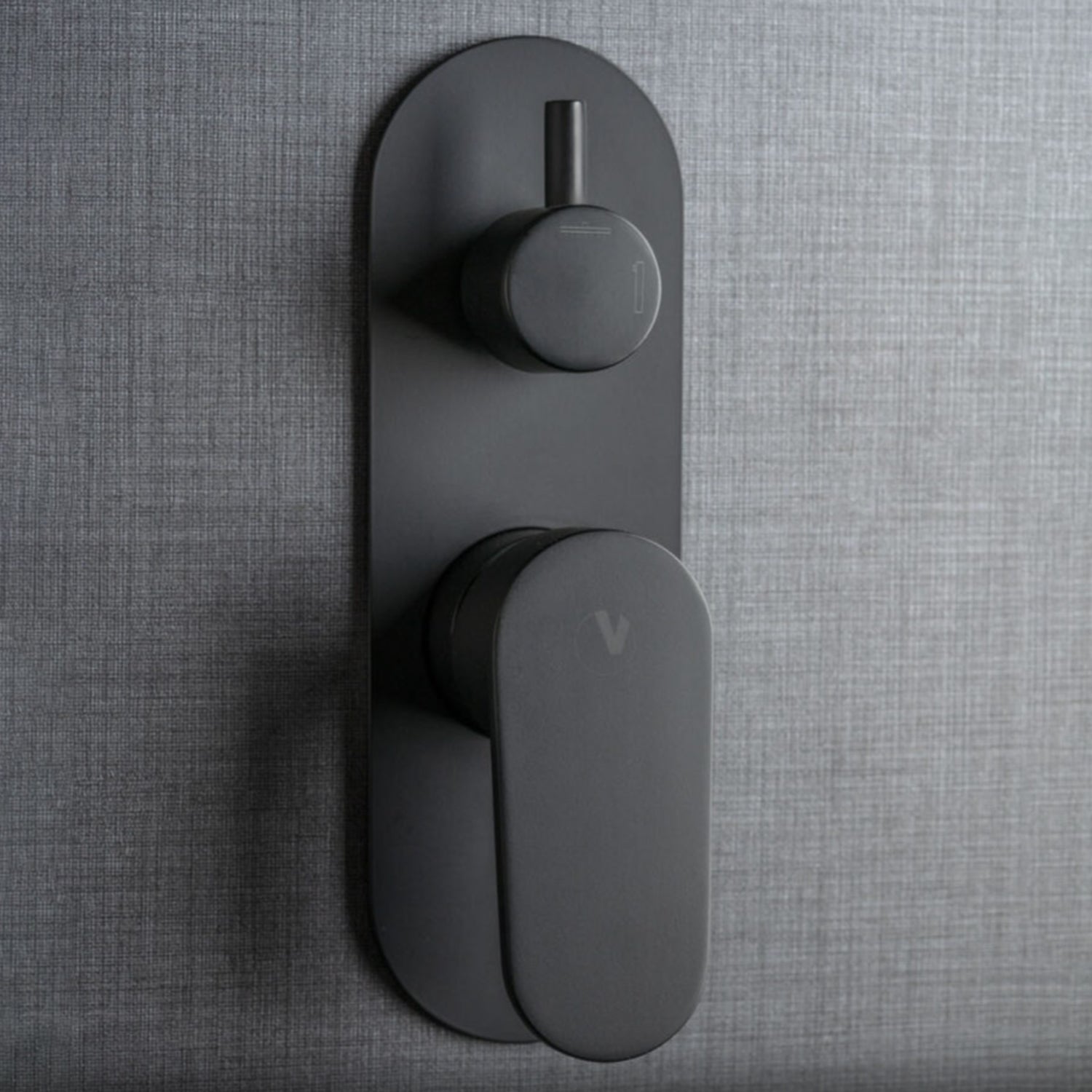 Miscelatore ad incasso rotondo per doccia con deviatore 2 vie RubiFlux Roller Mud - Grigio Fango by CeramicStore | Lo specialista del tuo bagno