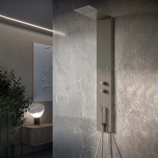 Pannello doccia multifunzionale DocciaGo Paris 145x49 cm acciaio spazzolato - Grigio Fango by CeramicStore | Lo specialista del tuo bagno