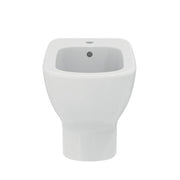Sanitari filo muro Ideal Standard Tesi AquaBlade con scarico traslato con sedile termoindurente