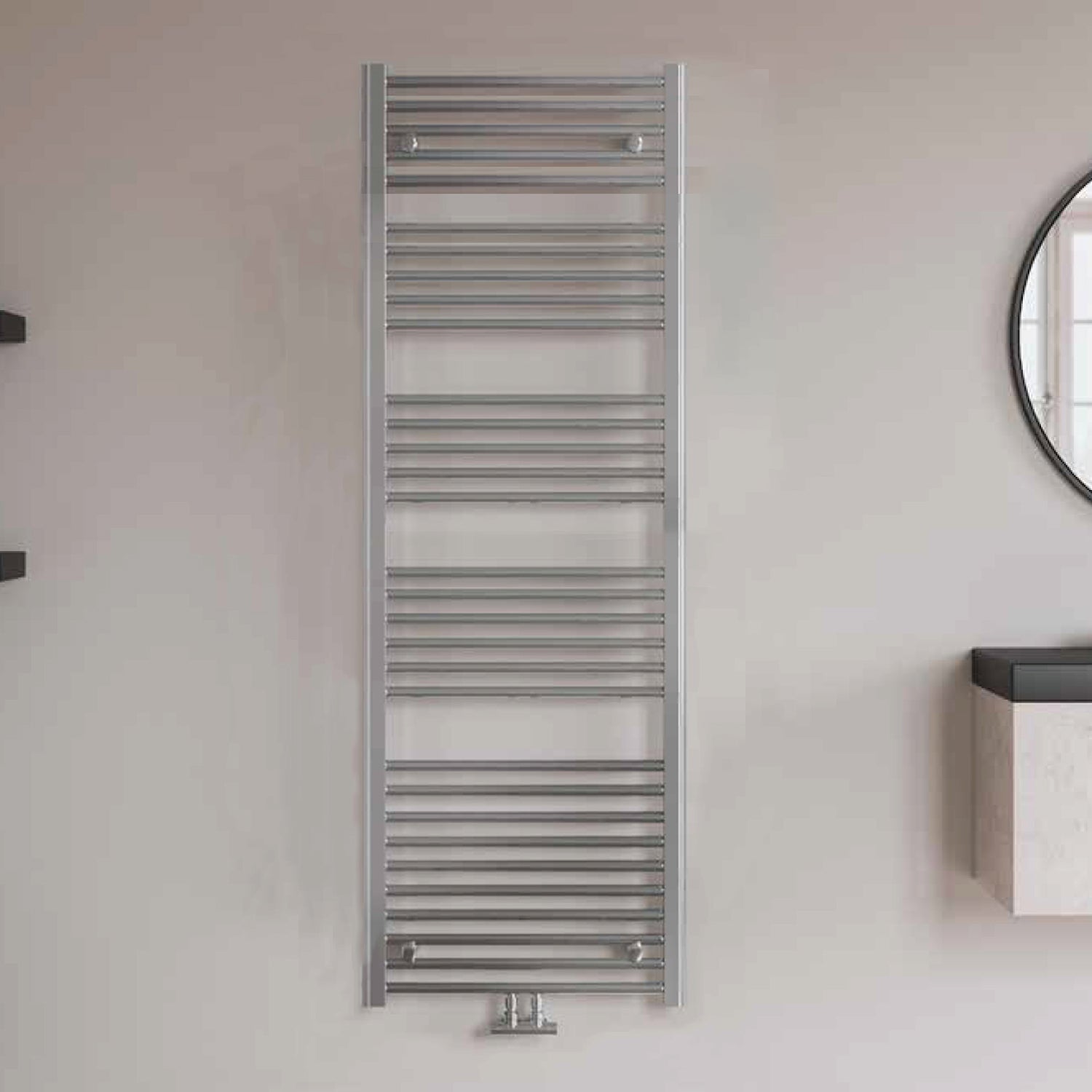 Termoarredo idraulico modello Bolzano 1785x600 dritto con attacchi centrali 50 mm - Cromo by CeramicStore | Lo specialista del tuo bagno