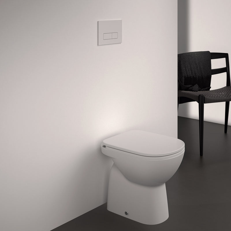 Vaso a terra distanziato dal muro Ideal Standard modello I.life A 48