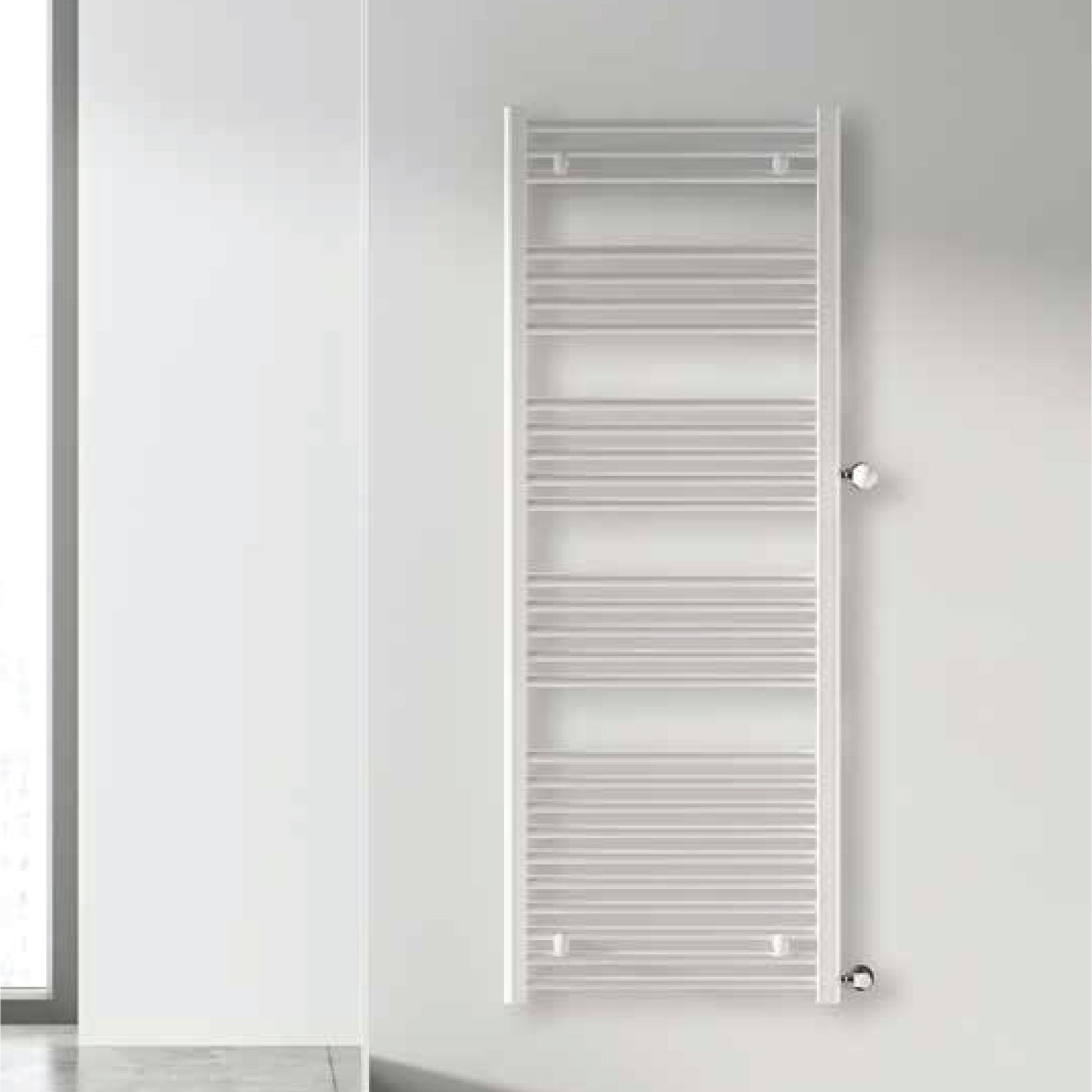 Termoarredo idraulico modello Bolzano Reno 1600x400 dritto con attacchi laterali 40/500 - Bianco by CeramicStore | Lo specialista del tuo bagno