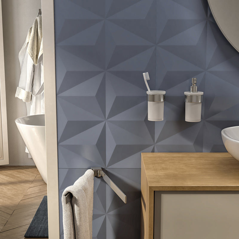 Dosasapone a muro con erogatore di Gedy serie Pirenei - Cromato by CeramicStore | Lo specialista del tuo bagno