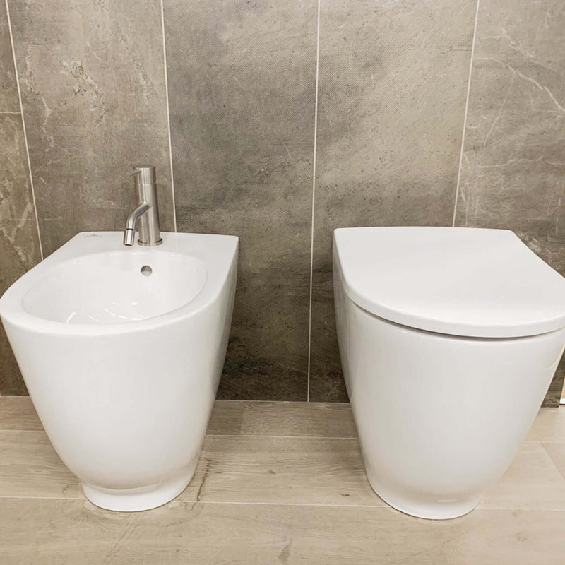 Sanitari filomuro con bidet