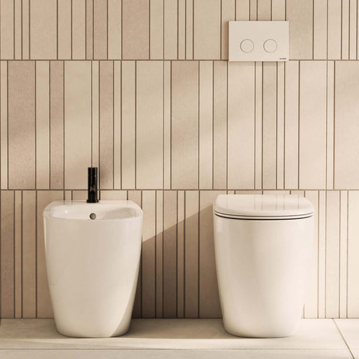 Sanitari filo parete senza brida Globo serie Daily 53x35xH43 cm con copriwater incluso - Bianco Lucido