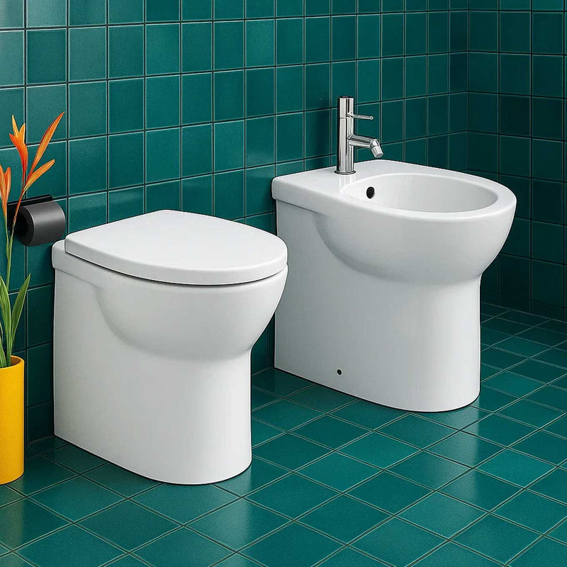Sanitari Filoparete modello Casual Wc, Bidet e sedile in termoindurente chiusura soft close
