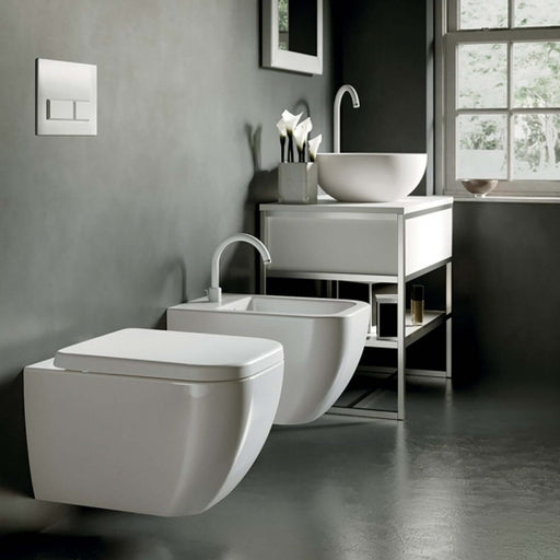 Coppia di sanitari sospesi 52x36 cm della serie Bianca di Hatria con sedile soft close